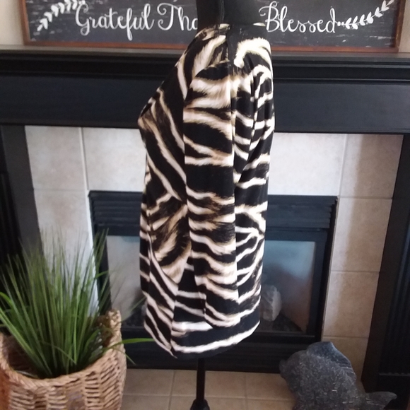 CHAUS Ladies V-neck Top - Picture 3 of 6